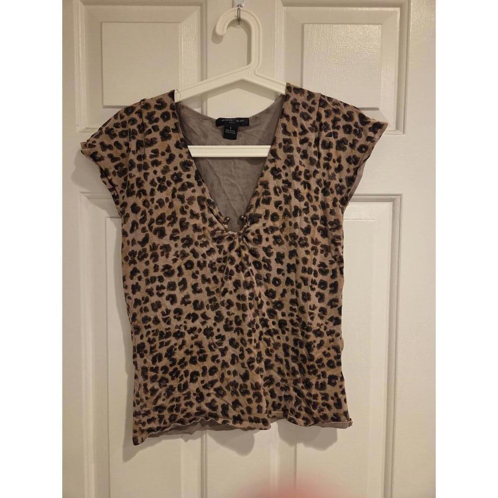 August silk knits- size small -Leopard / cheetah Print V-Neck Top